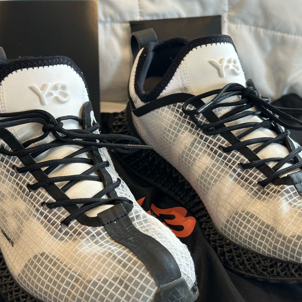 Y-3 Runner 4D - Black and White Sneakers